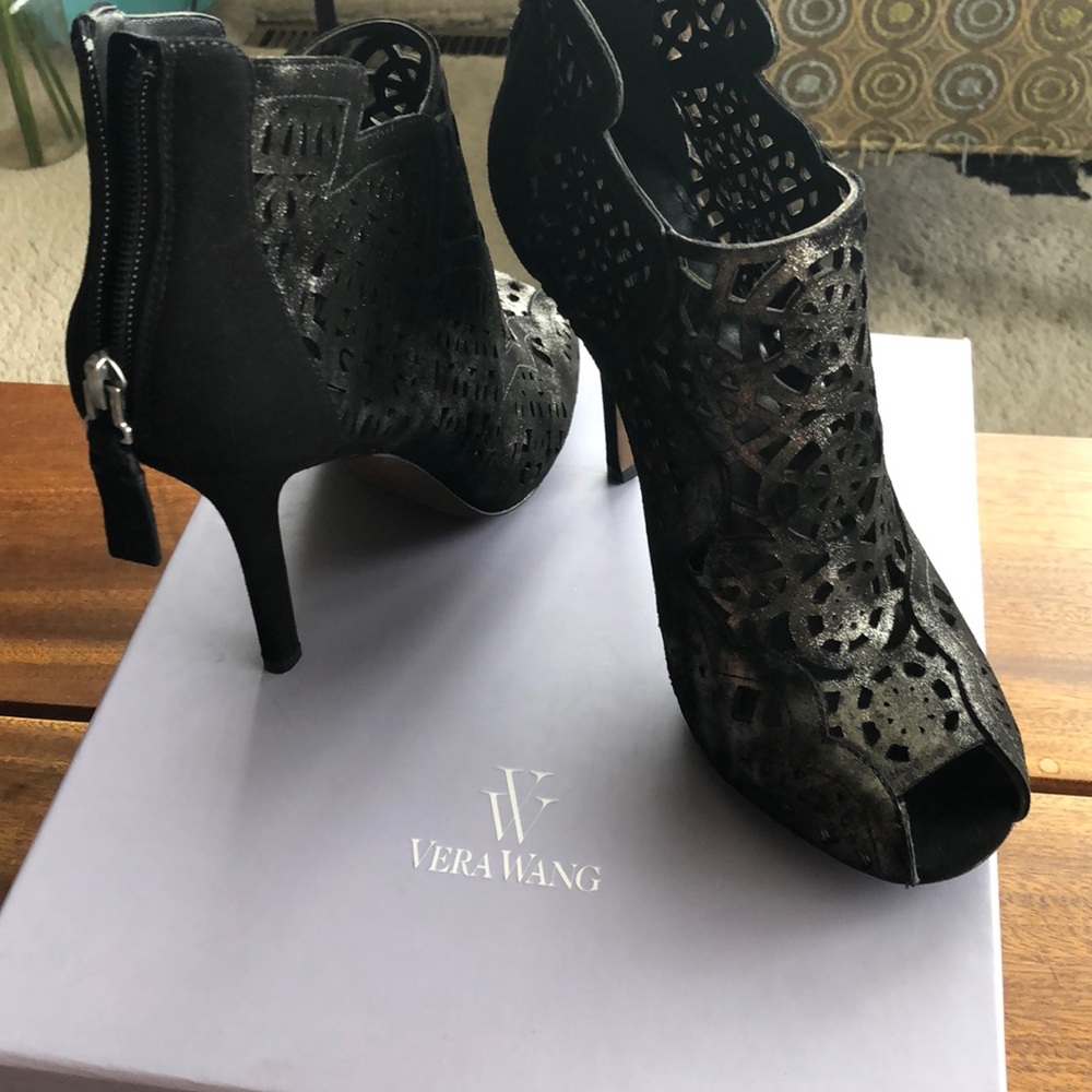 Vera Wang Celina Heel